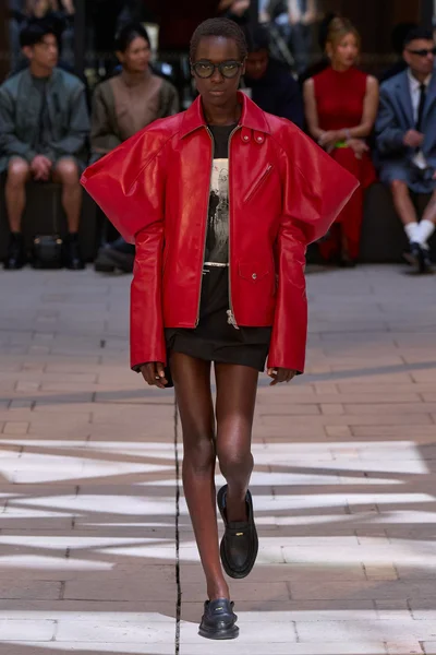 Look 5